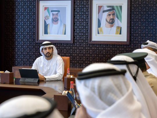 Sheikh Hamdan chairs a meeting of the Dubai Executive Council